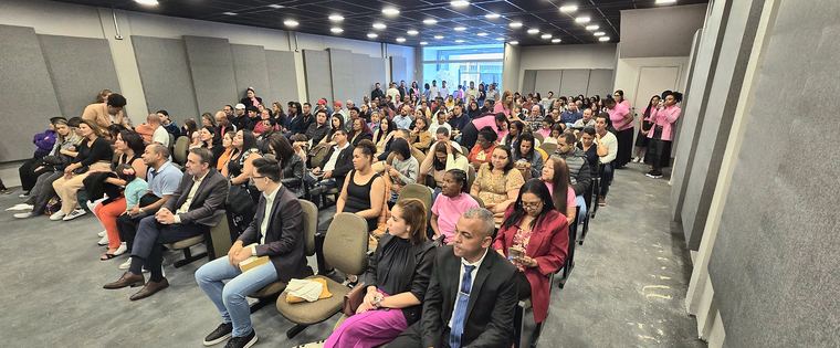 Louvor em igreja com som e acústica feitos pela nossa equipe